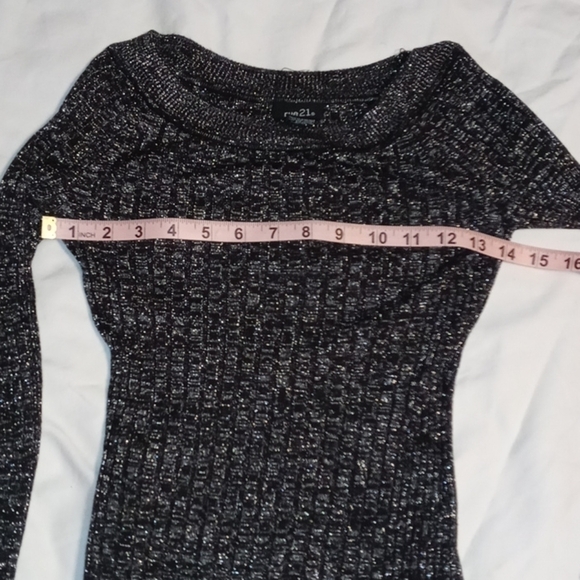Rue 21 xs long sleeved youth sweater - Picture 5 of 7
